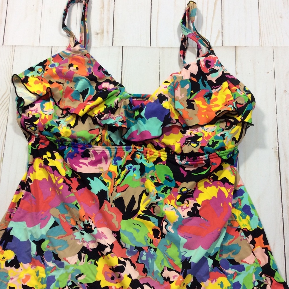 Kenneth Cole Reaction Size M Ruffle Tankini Top